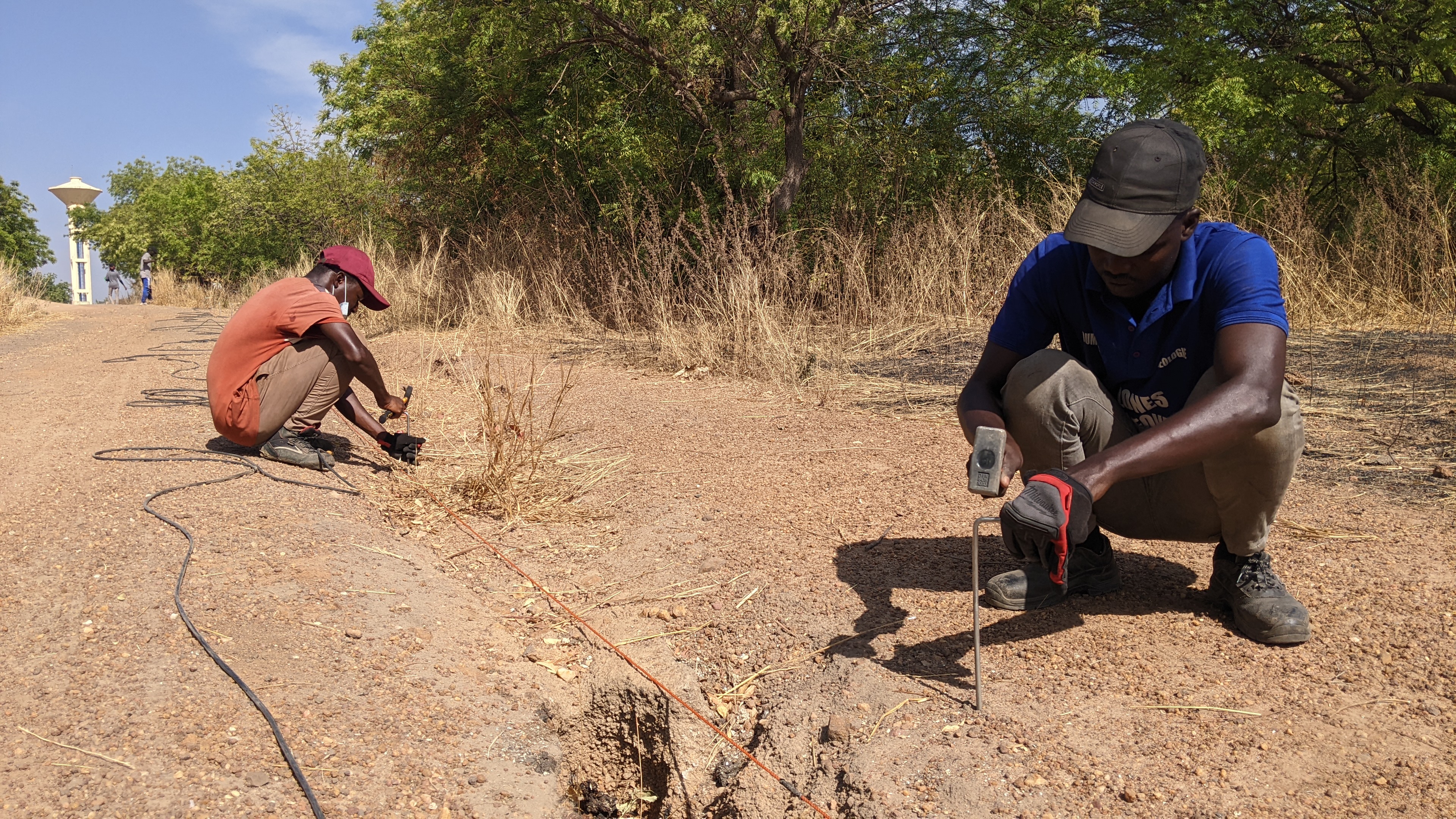 Hammering ERT electrodes